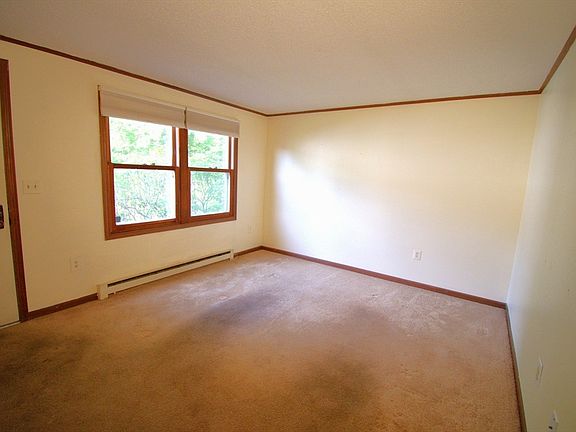 4th image of 270 Sunderland Rd APT 24