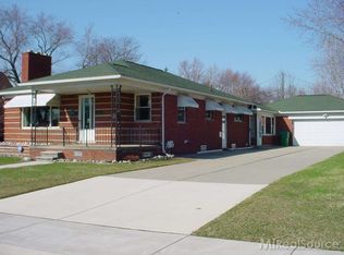 22831 Hayes Ave, Eastpointe, MI 48021