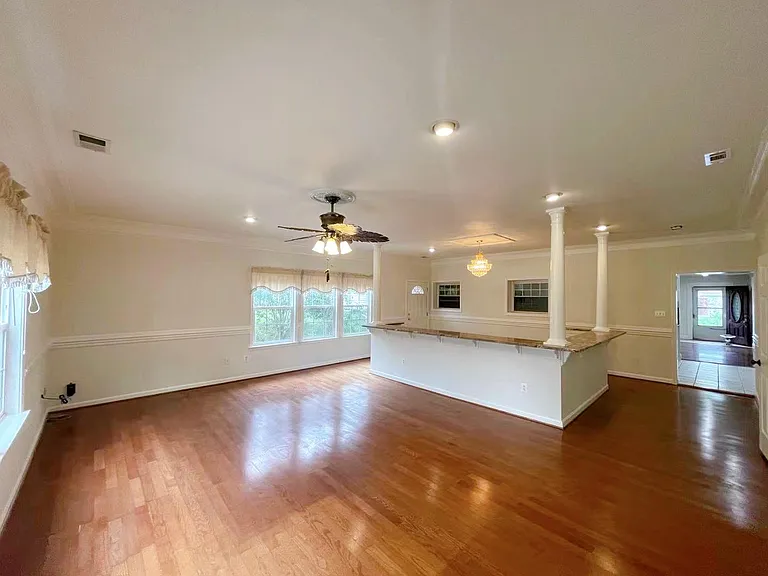 206 W Beech Rd — Photo 14