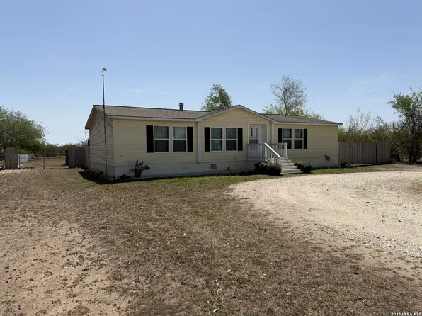 2462 Chase Road, Beeville, TX 78102