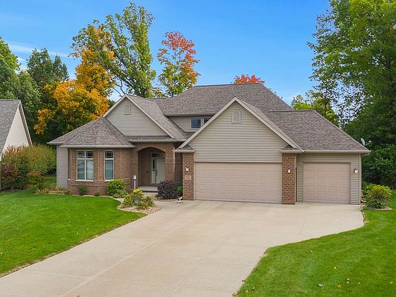 2nd image of 109 Parkway Dr