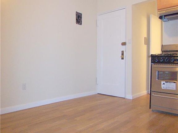 4th image of 445 W 49th St APT 3A