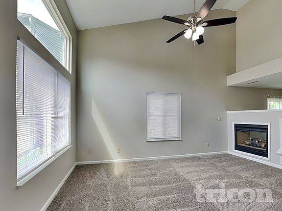2nd image of 6674 Largo Ln