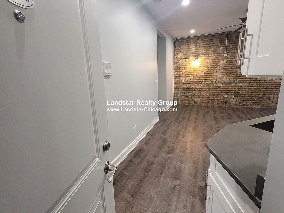 1st image of 1059 W Glenlake Ave APT 1W
