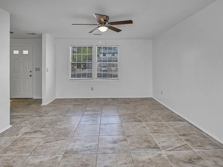 220 N Donar Dr — Photo 6