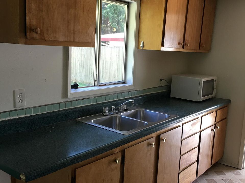 1st image of 804 163rd Ave SE