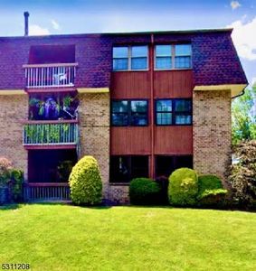 148A Overlook Ct, Woodbridge, NJ, 07095