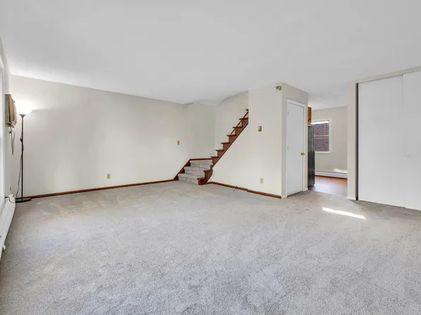 2130 14th St NW APT 5, New Brighton, MN 55112