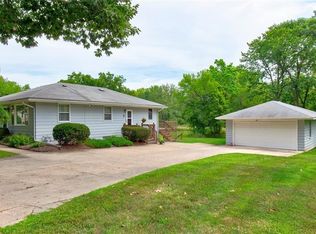 2423 E 34th St, Des Moines, IA 50317