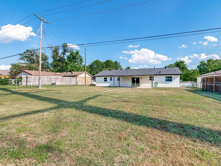 1101 Spring Brook Dr — Photo 16