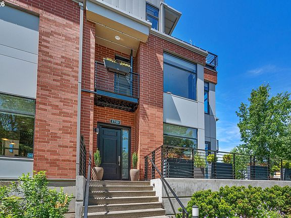 3rd image of 1710 NW Riverscape St