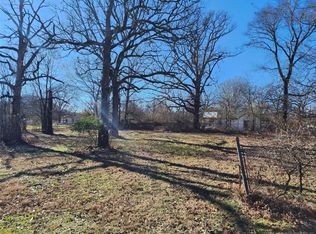 408 7th St, Talihina, OK 74571