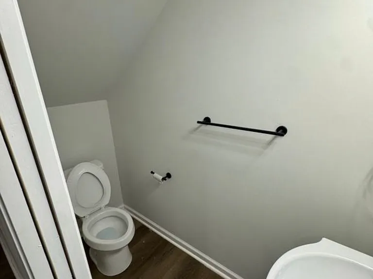 109 Blaze Dr — Photo 5