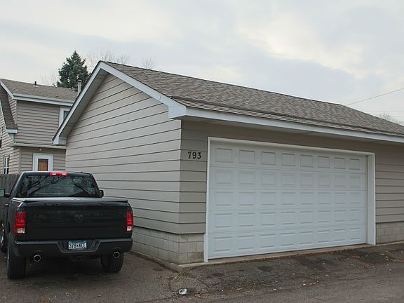 4th image of 793 Sherwood Ave