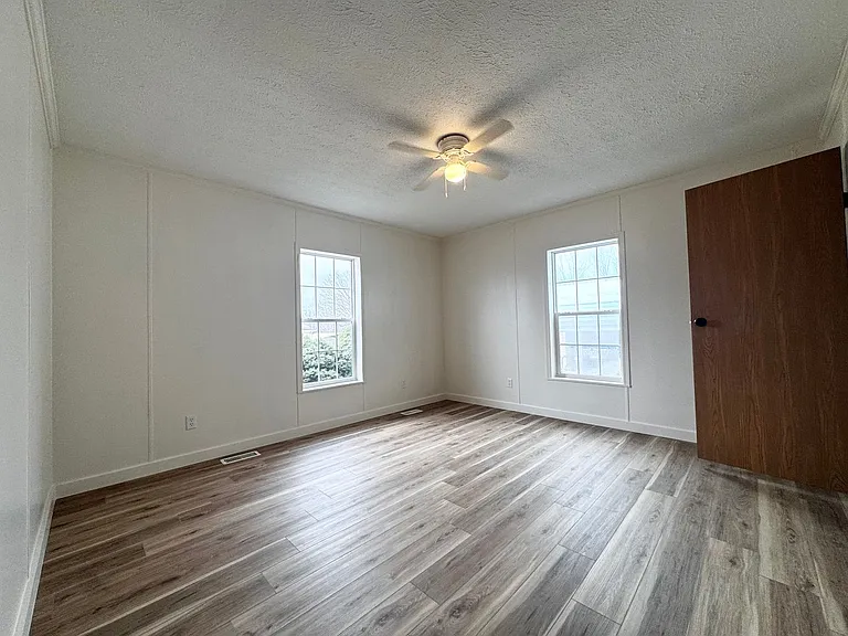 18242 Loyalty Ln — Photo 8