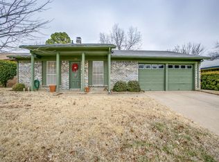 7529 Castillo Rd, Fort Worth, TX 76112