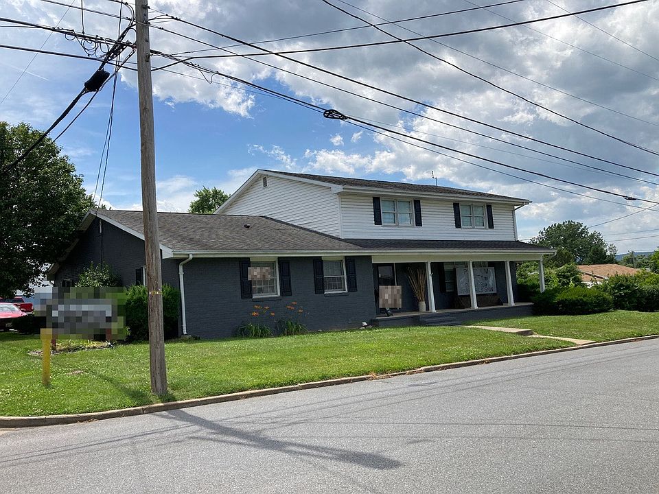 2nd image of 226 N Western Ave