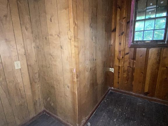 5th image of 131 Washington St #A