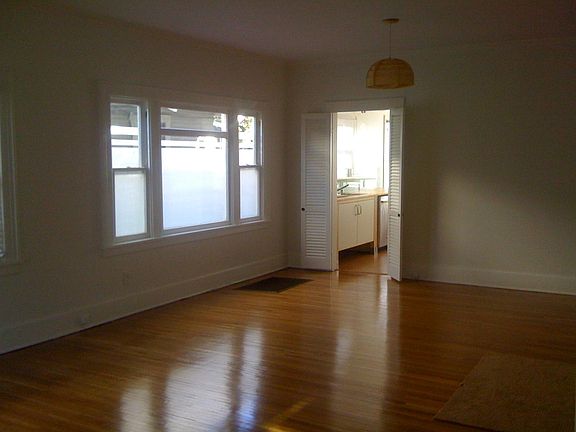 4th image of 2022 N Bronson Ave