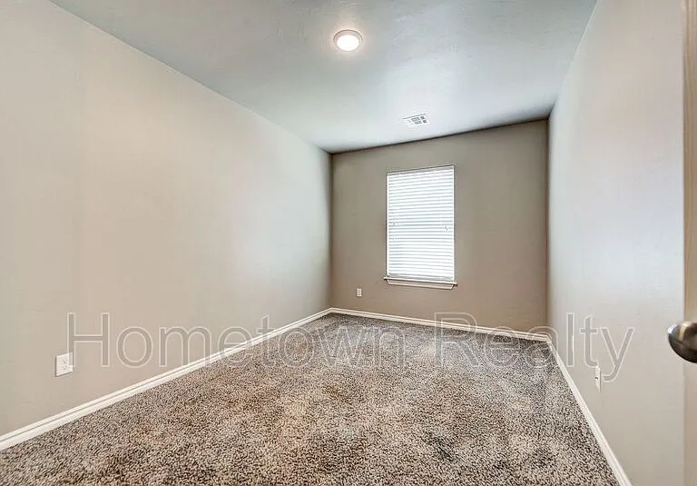 788 SW 13th St — Photo 36