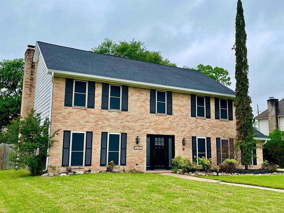 All dressed up and waiting!