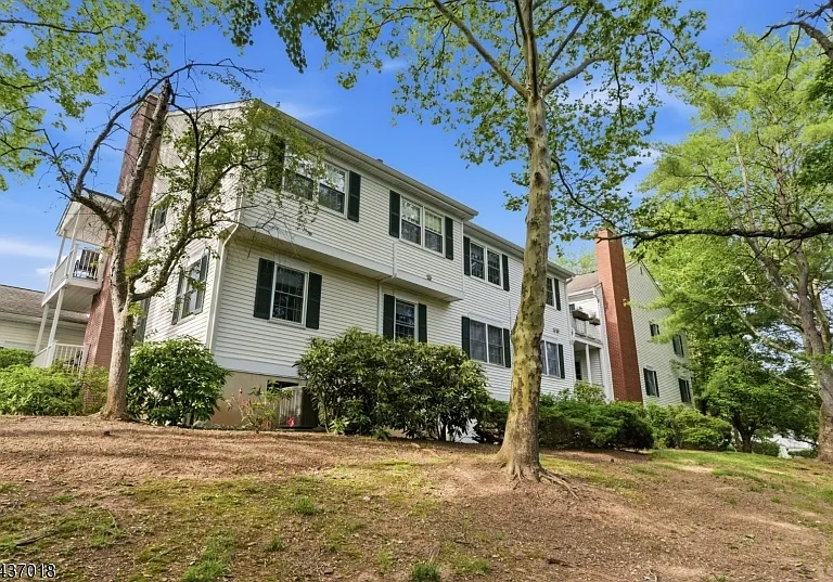 130 Smithfield Ct — Photo 20