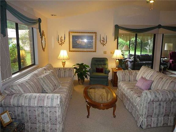 3rd image of 104 Cedar Way