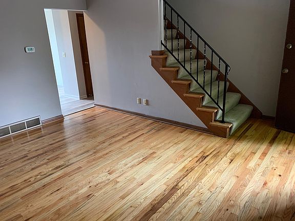4th image of 1886 Willoway Cir S
