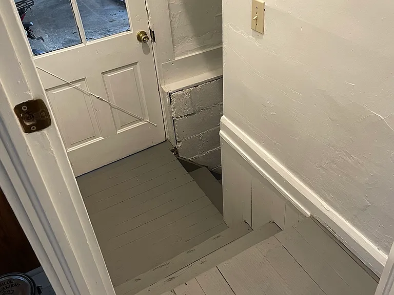 220 W Willow St — Photo 18