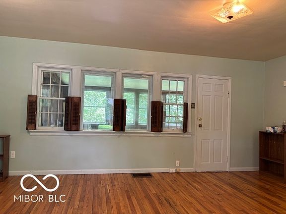 3rd image of 3410 W Oaklyn Ave