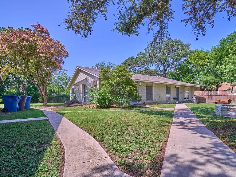 110-122 San Angelo Blvd #118 — Photo 4