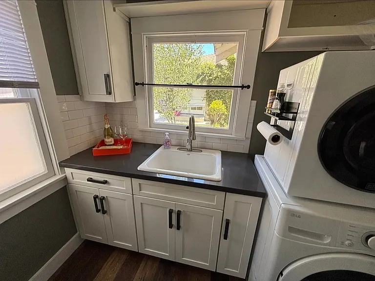 103 S Meridith Ave — Photo 9