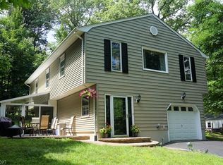 1004 Walcutt Dr, Basking Ridge, NJ 07920