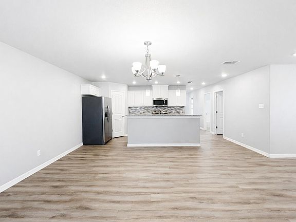 3rd image of 1217 N Chicago Ave