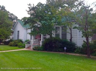 302 College St, Senatobia, MS 38668