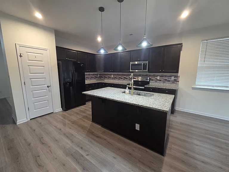 125 Meadows Landing Ln — Photo 8