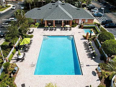 Lake Crossing Apartments