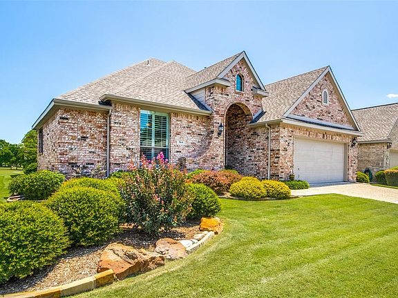 3rd image of 364 Pine Valley Dr