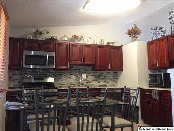 2nd image of 17 Cathedral Dr