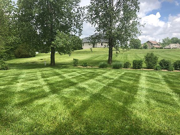 3rd image of 1950 Lakeview Dr