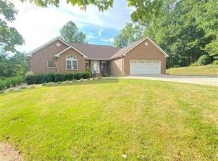 241 Springbrook Dr, Cornelia, GA 30531