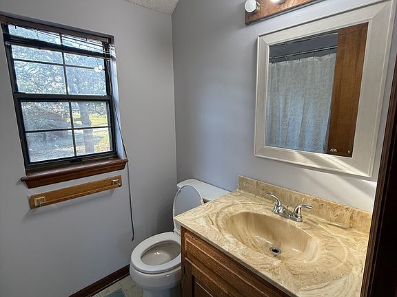 4th image of 359 Bo Jo Ella Dr