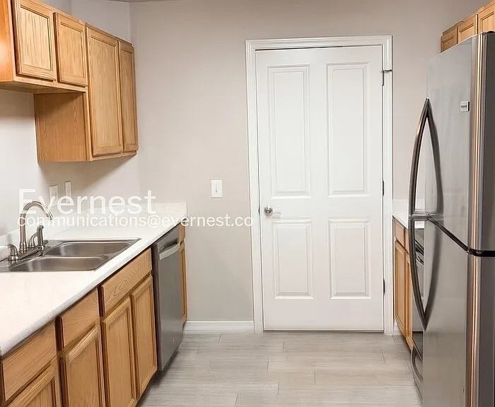 2133 Krisron Rd #E-105 — Photo 10
