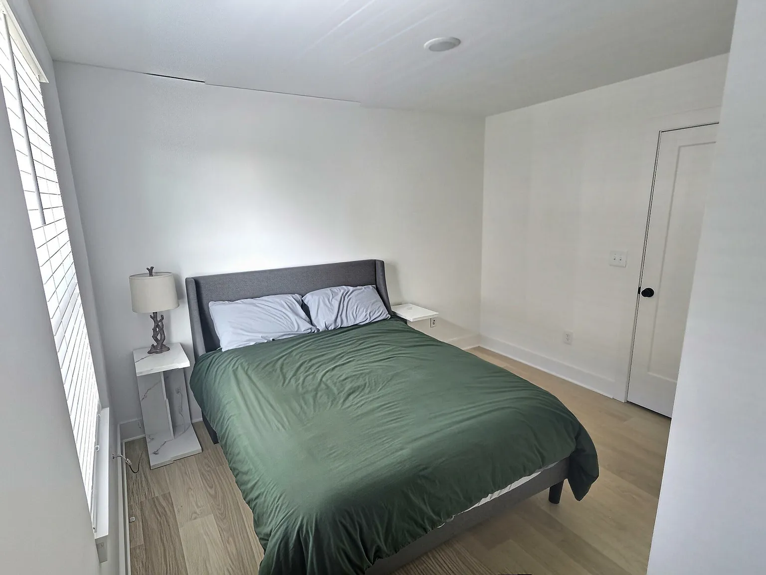 3 bed, 1849 sqft, $1,000 — Photo 1