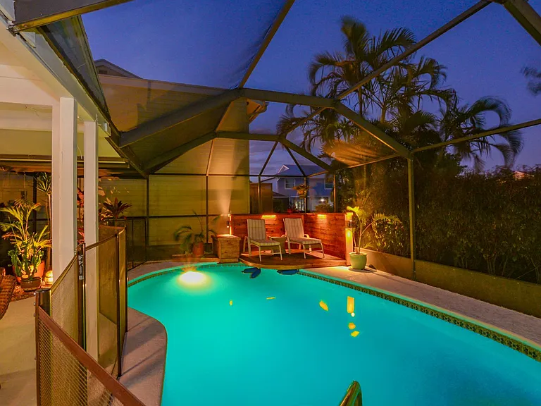 4051 NE Breakwater Dr — Photo 29