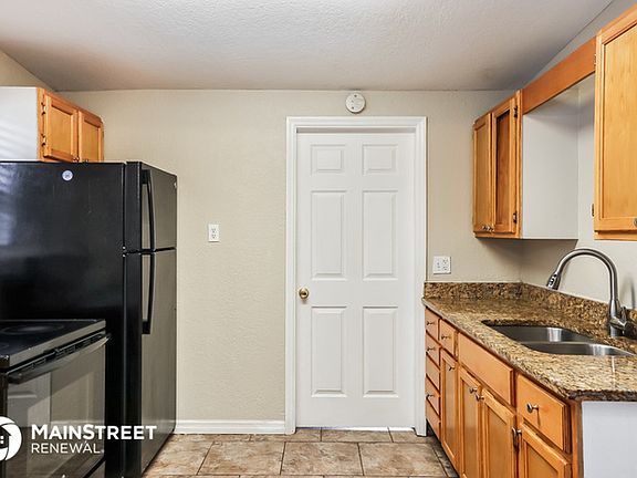 5th image of 10207 N 21st St
