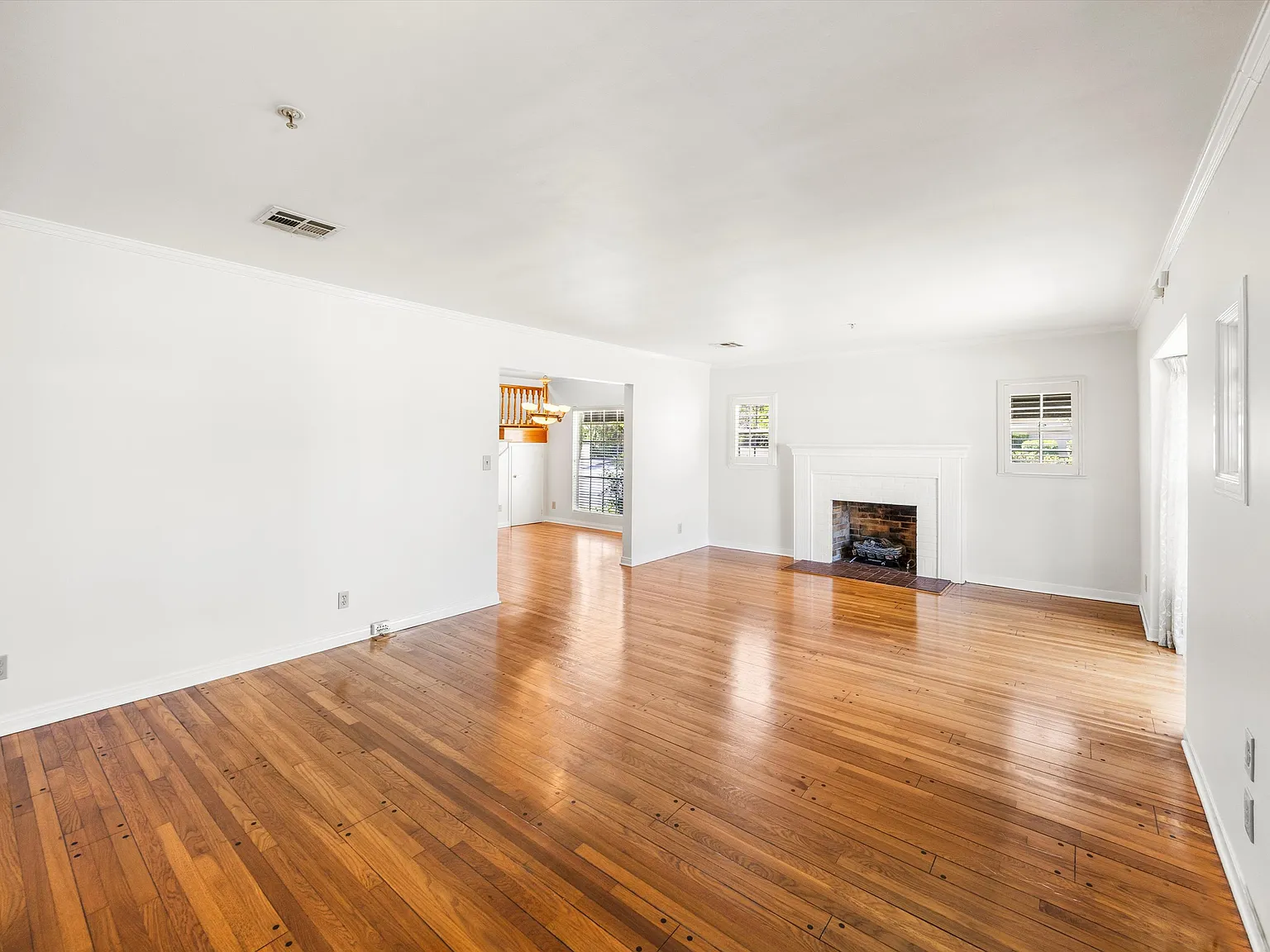 3 bed, 2.5 bath, 2107 sqft, $4,500 — Photo 4