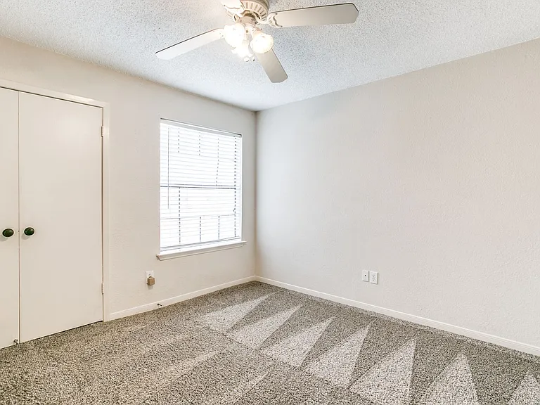 2621 Piedras Dr — Photo 11