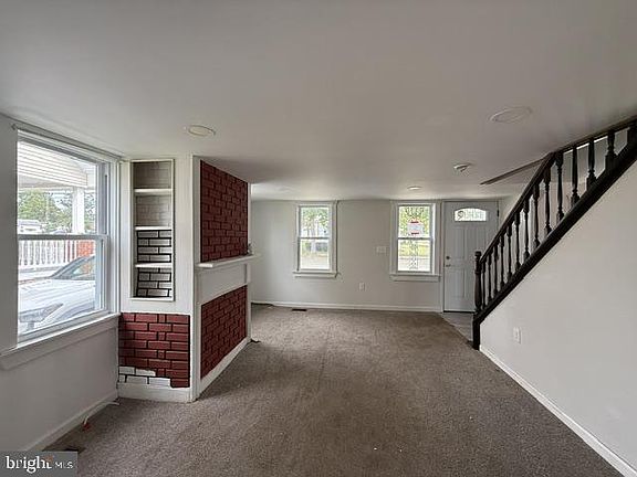 5th image of 348 Main St