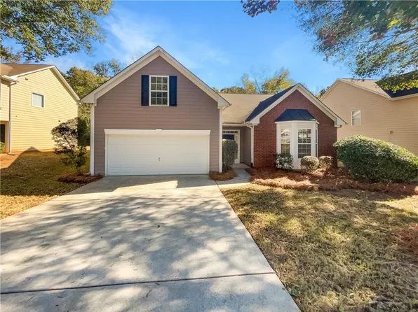 8290 Eastshore Dr, Union City, GA 30291